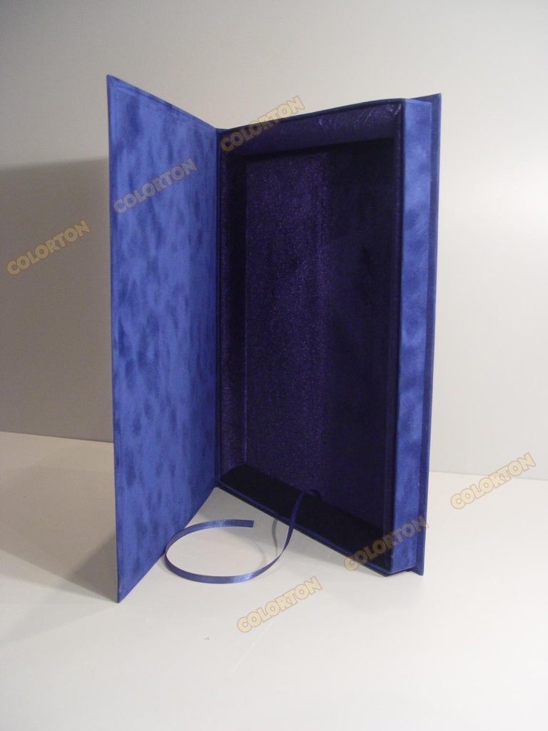 Изображение подарочной коробки 228х305мм синей стоящей
